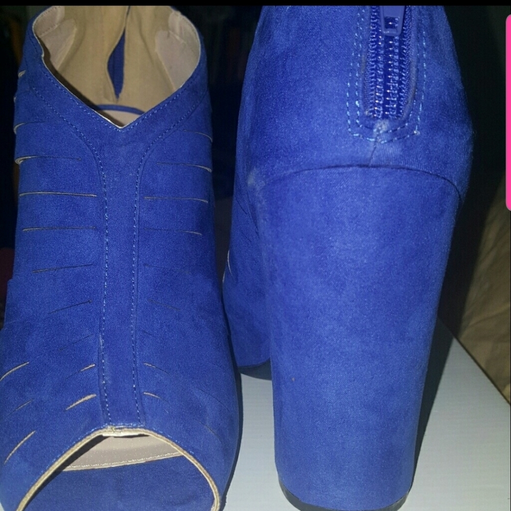 Blue suede shoes!